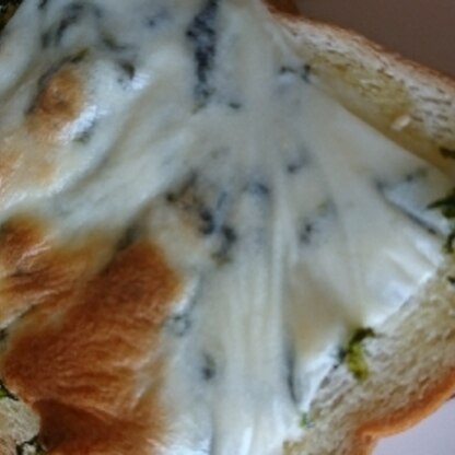 朝食に頂きました。海苔とチーズの組み合わせパンにあいますね。おいしかったです。